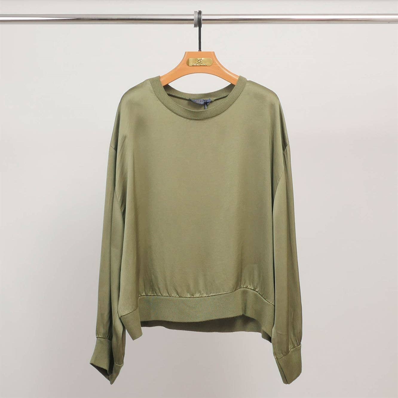Fließendes Sweatshirt mit Rundhalsausschnitt – Khaki, 100 % Viskose