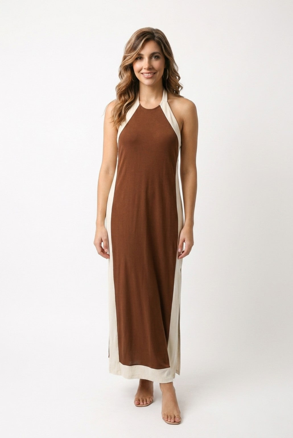 Maxikleid mit Neckholder-Ausschnitt in Braun & Creme – Sommerliche Eleganz aus Leinen-Viskose-Mix