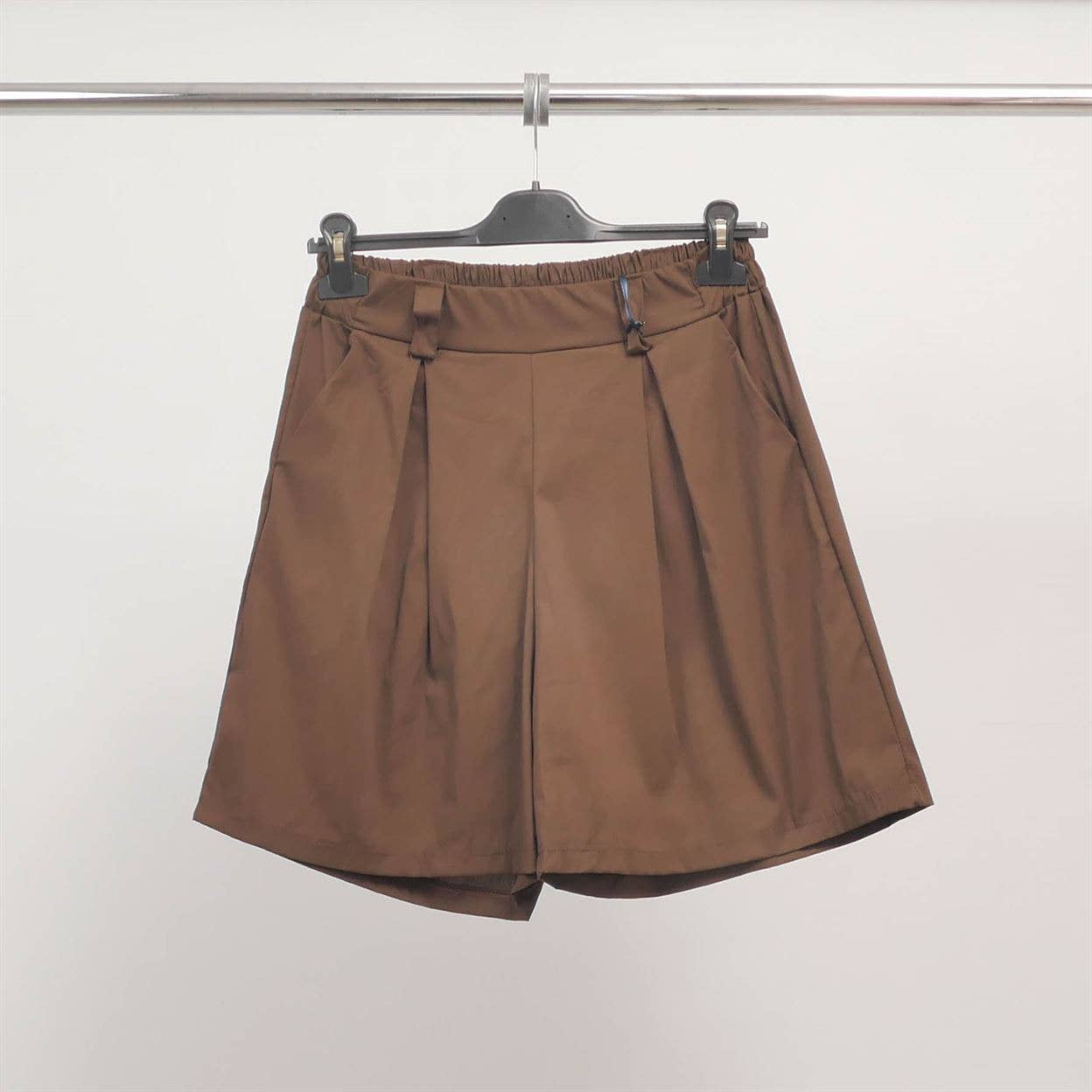 Elegante High-Waist-Shorts in Braun – italienischer Chic für warme Tage