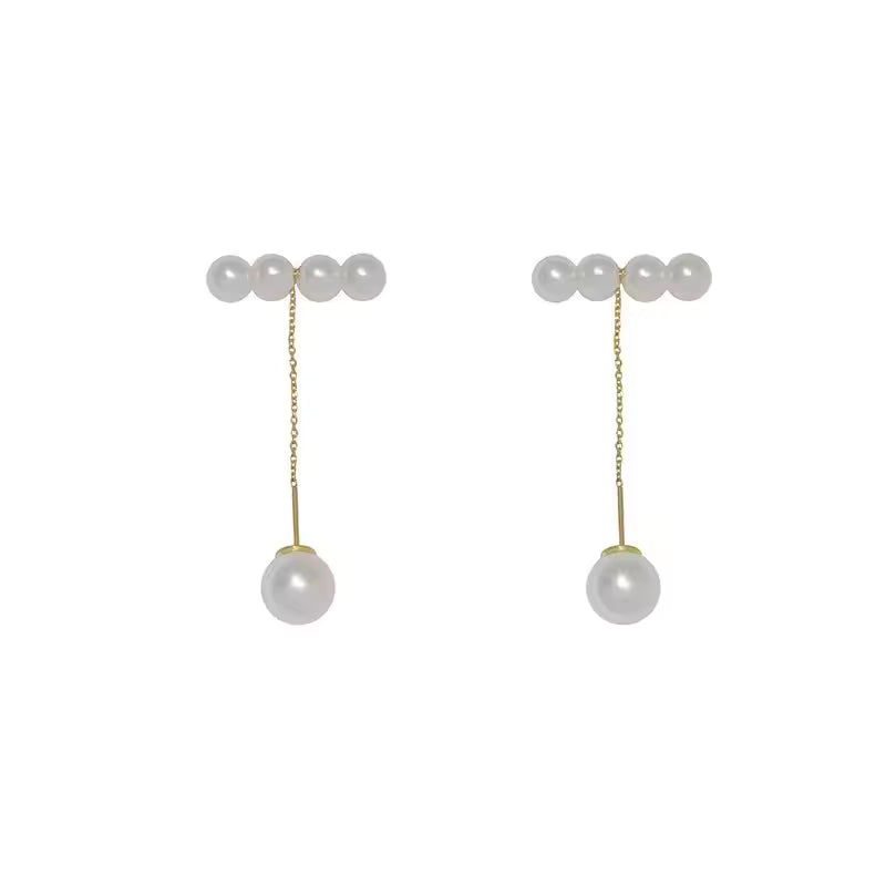 Moderne Perlen-Ohrstangen mit Kettenanhänger – eleganter Ohrschmuck in Gold Ohrringe Das Zierwerk