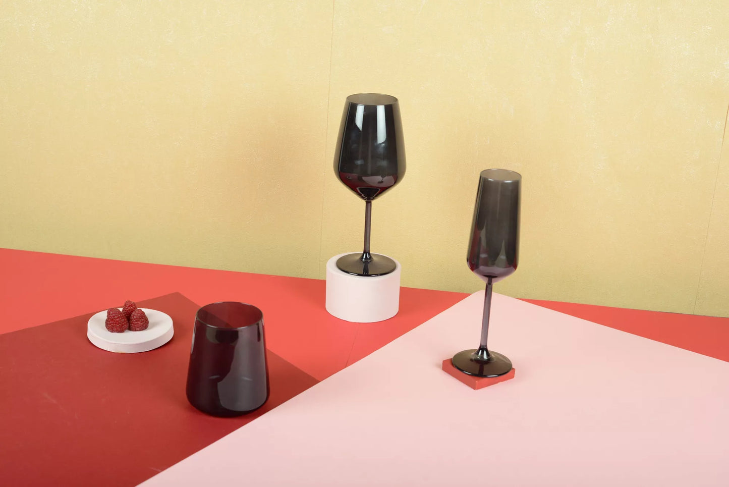 Schwarzes Trinkglas – Elegantes Design für stilvolle Genussmomente