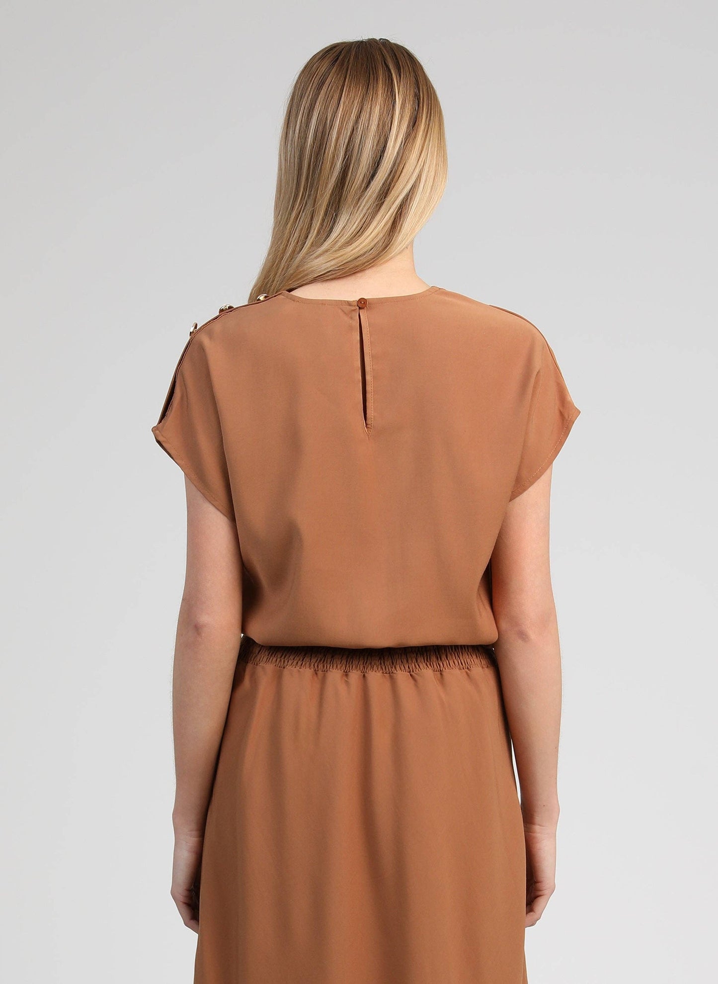 Top – Gr. S, Wildleder-Optik, Muschelausschnitt, goldene Knöpfe | An’ge Bluse An'ge