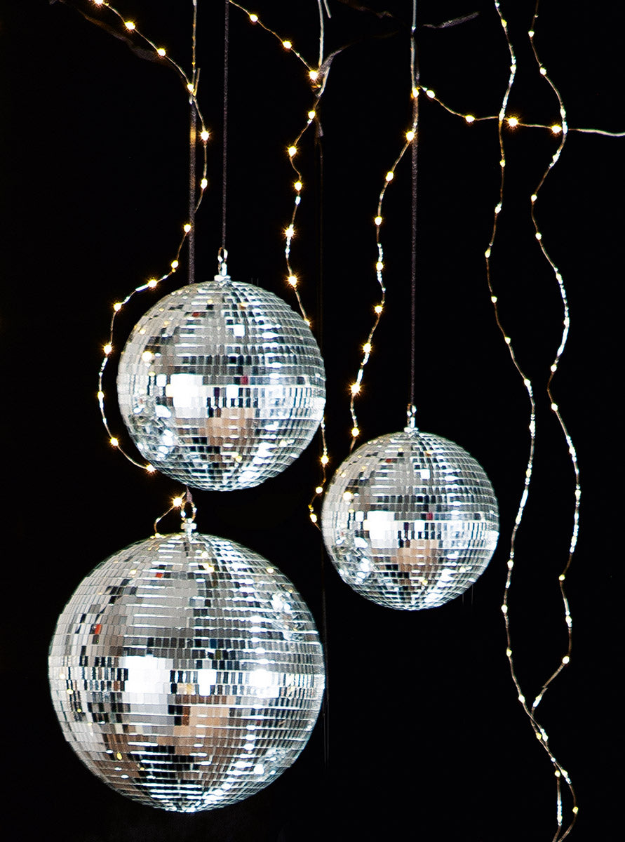 Dekokugel „Disco“ – silberfarbene Glitzerkugel Ø 10 cm