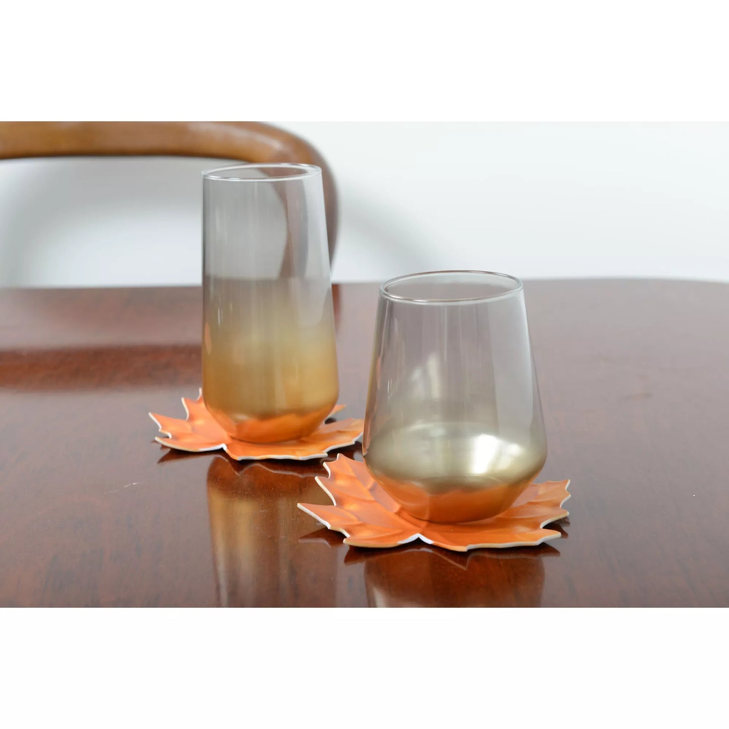 Elegantes Trinkglas in Gold – Luxuriöses Design für besondere Momente
