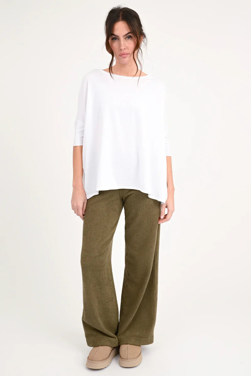 Oversize T-Shirt „Papu“ in Weiß von Love Joy Victory (Größe XS / S)