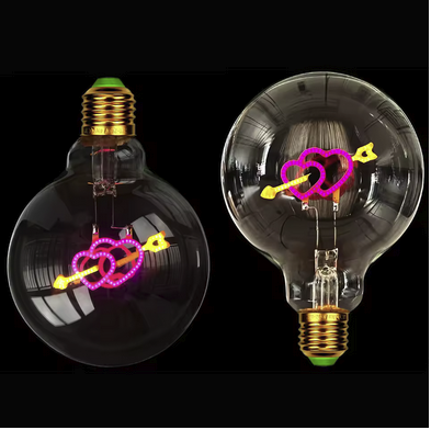 Vintage LED-Dekobirne G95 „Herz mit Amors Pfeil“ – 3W dimmbar Lampe Das Zierwerk