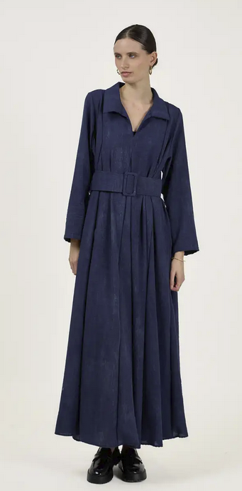 Weites langes Kleid mit Gürtel & Taschen – eleganter Oversize-Look Kleid Das Zierwerk