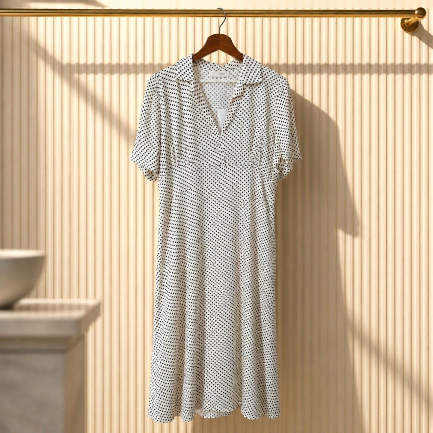 Gepunktetes Midikleid – Polka-Dot, 100 % Viskose | V. Milano