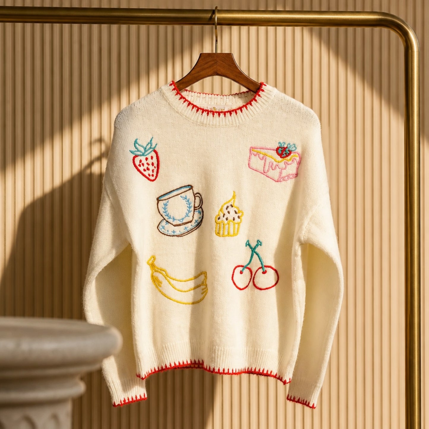 Pullover „Sweet Life“ – Creme mit bunten Stickereien Pullover V. Milano