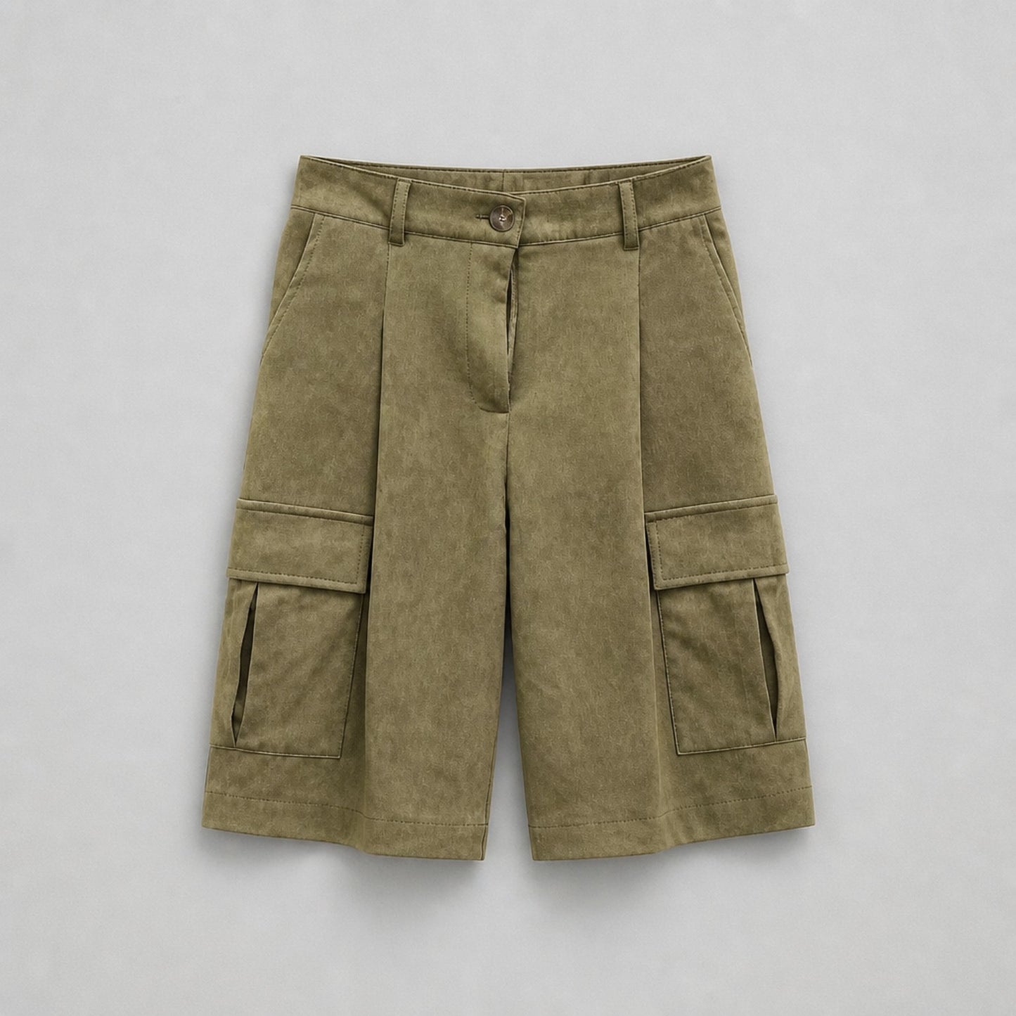 Cargo-Bermuda in Khaki – Wildlederoptik | Größe S Shorts Das Zierwerk