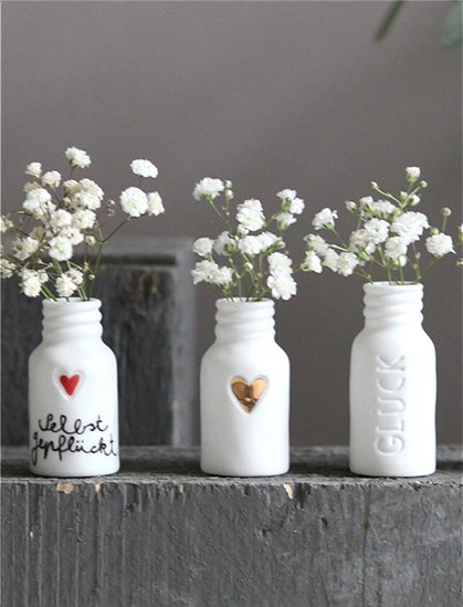 Mini-Vase mit goldenem Herz – Porzellanvase von Good Old Friends