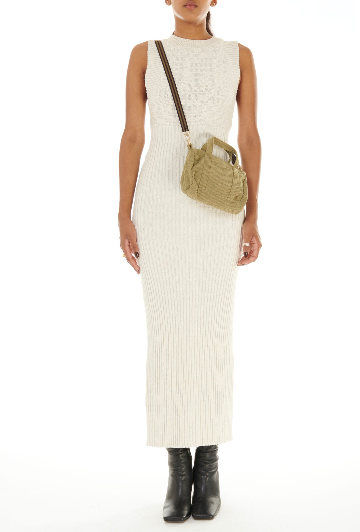 Cord-Handtasche Schwarz mit breitem Schultergurt – Weich, leicht & stylisch Tasche Das Zierwerk