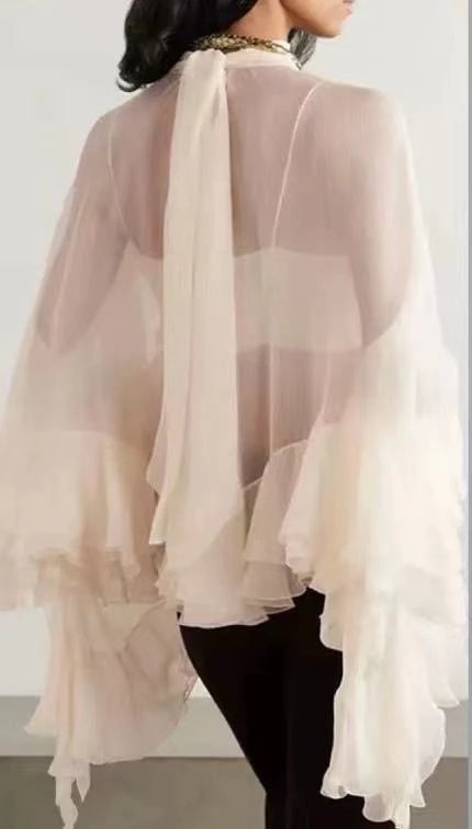 Elegante Seidenbluse mit Volantärmeln