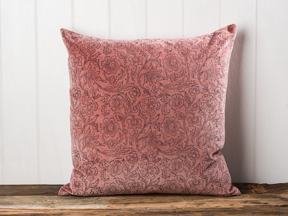 IB Laursen Kissenhülle „Peony“ 50x50 cm – Samt Kissenbezug Rosa mit Aufdruck