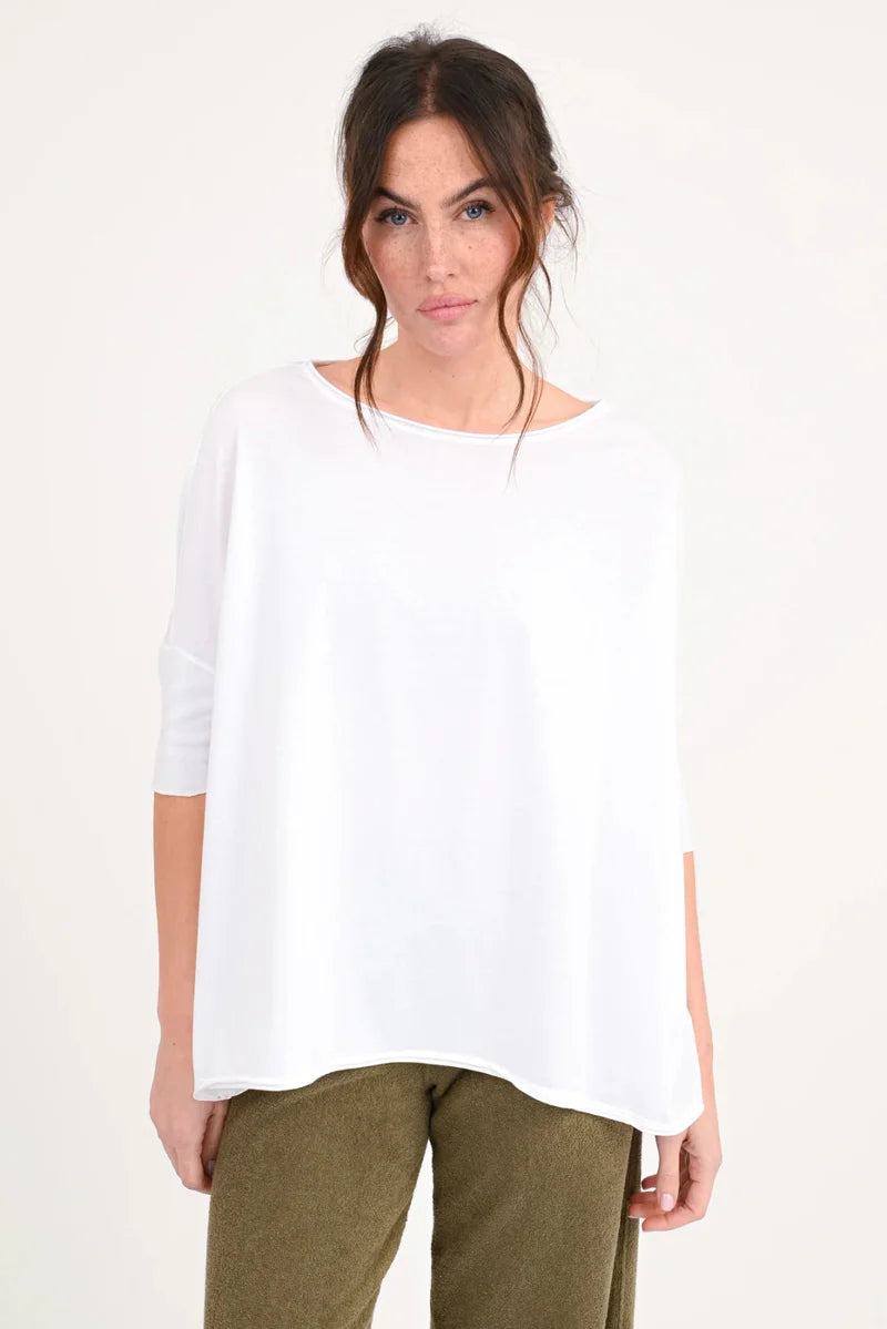 Oversize T-Shirt „Papu“ in Weiß von Love Joy Victory (Größe XS / S)