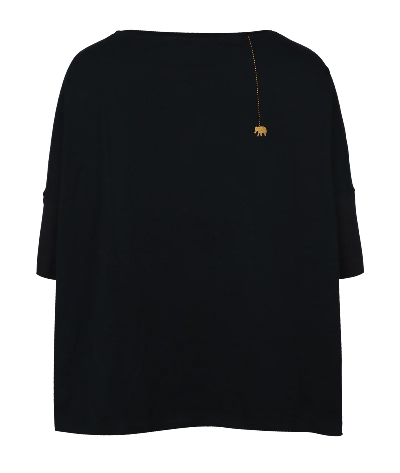Oversize T-Shirt „Papu“ in Schwarz von Love Joy Victory (Größe XS / S)