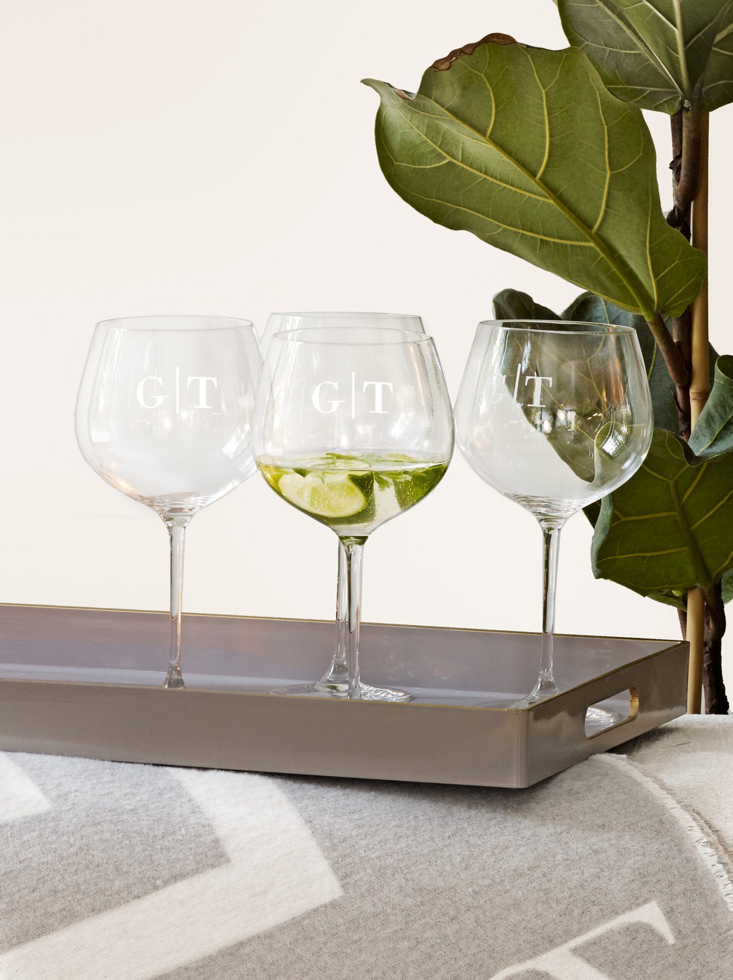Gin Tonic Glas – Mundgeblasen mit Gravur "G|T"