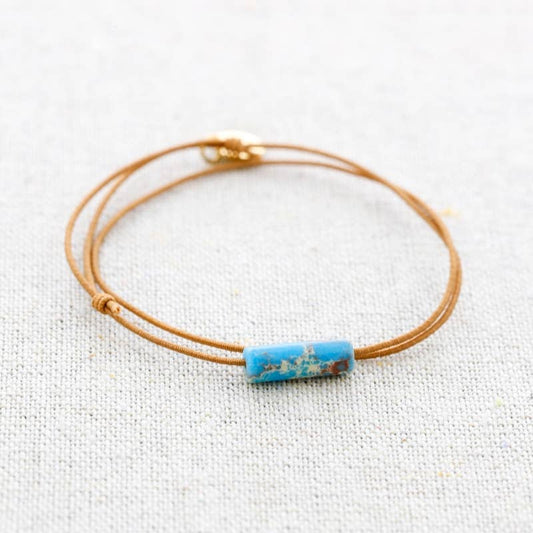 Zartes Armband mit blauem Naturstein