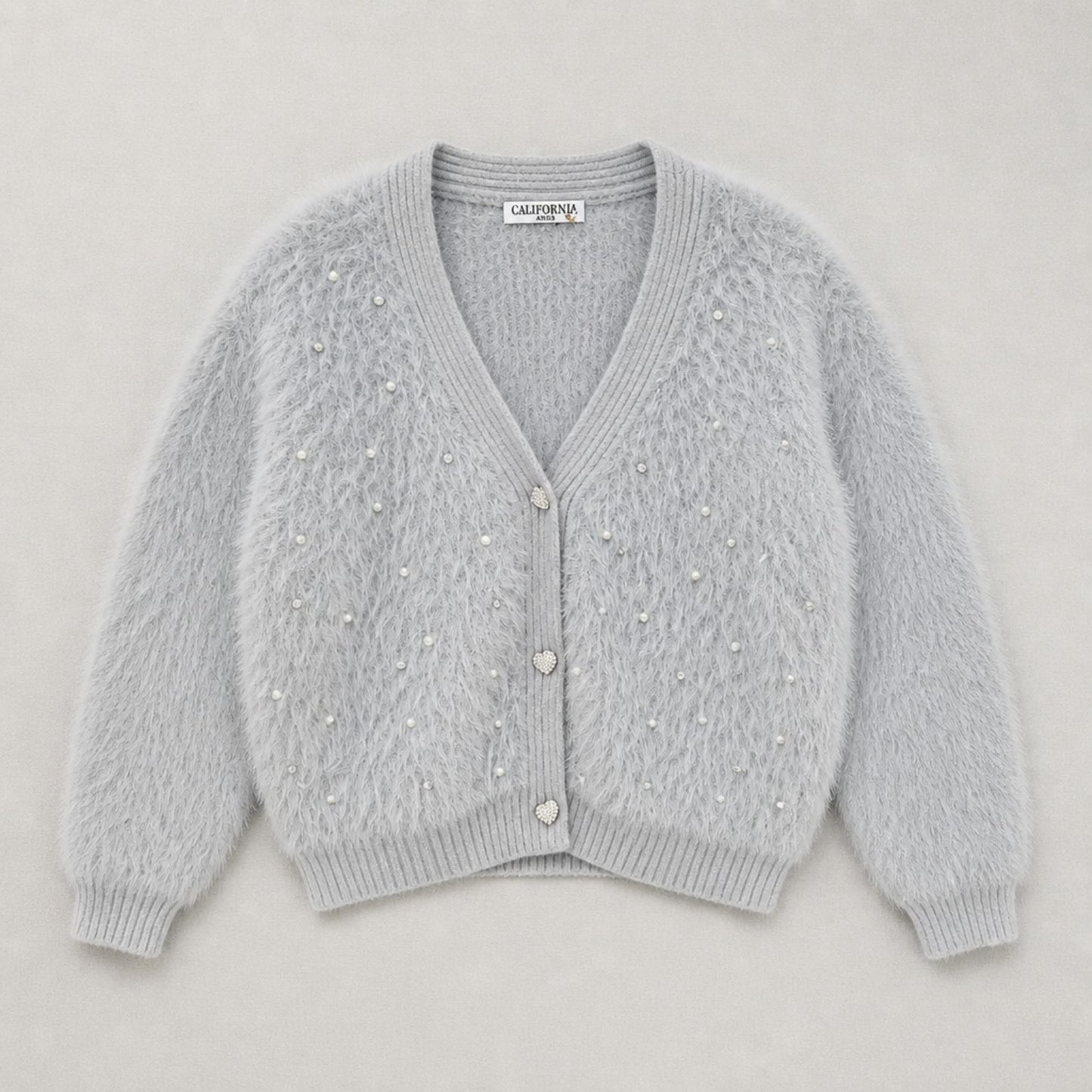 Damen Strickjacke Hellgrau mit Perlen & Herzknöpfen | S/M Strickjacke Das Zierwerk