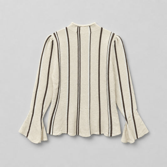 Gestreifter Pullover mit Volantärmeln – Creme/Braun Pullover Das Zierwerk