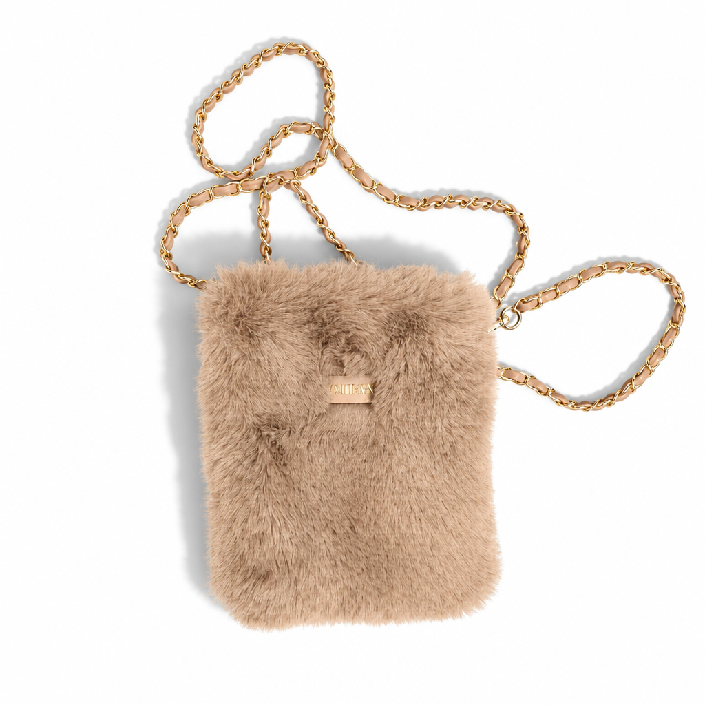 Felltasche Beige mit goldfarbener Kette – Flauschige Umhängetasche