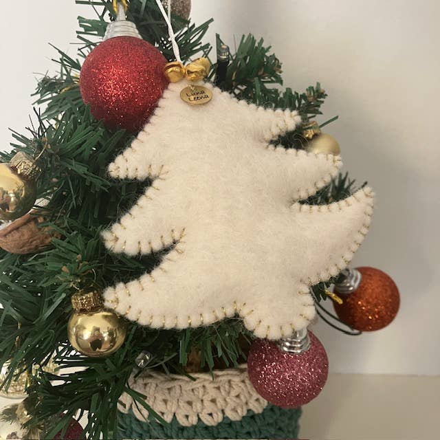 Weihnachtsbaum-Anhänger Cremeweiß & Gold – Handgefertigt aus Wollfilz Baumschmuck Luna-Leena - handmade in Nepal