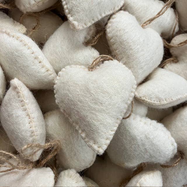 Filzanhänger Herz Off-White | Handgemacht in Nepal