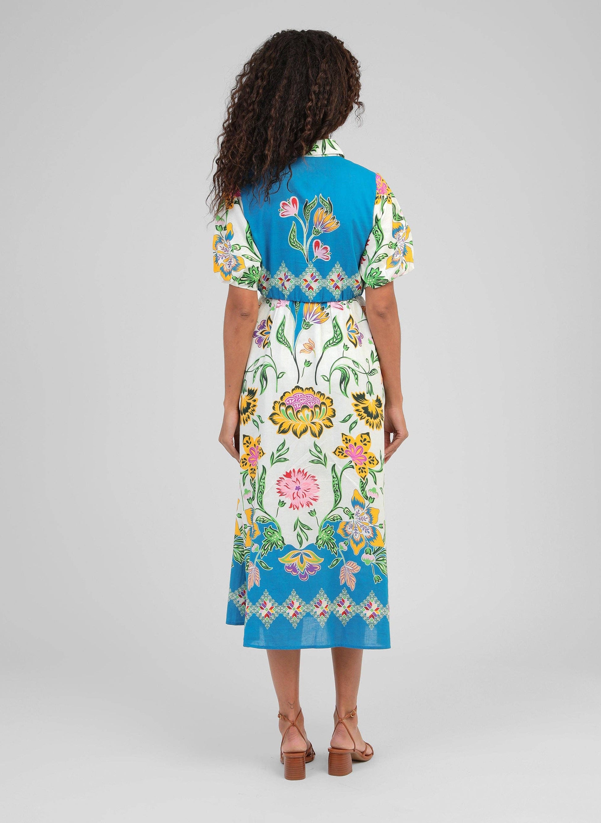 Langes Kleid „florius multico“ – Gr. S, bedruckt, Ballonärmel & Gürtel | An’ge An'ge