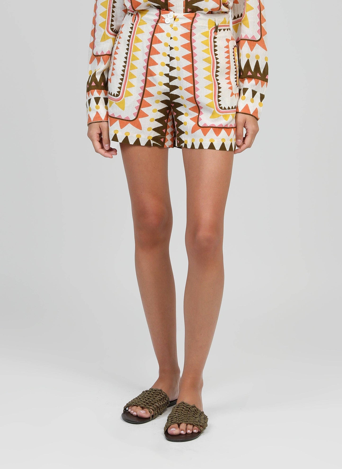 Short – Gr. S, Oliv, gerader Schnitt, elastischer Bund | An’ge Shorts An'ge