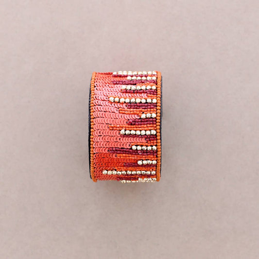 Statement-Armband mit Pailletten in Orange-Rot & Gold