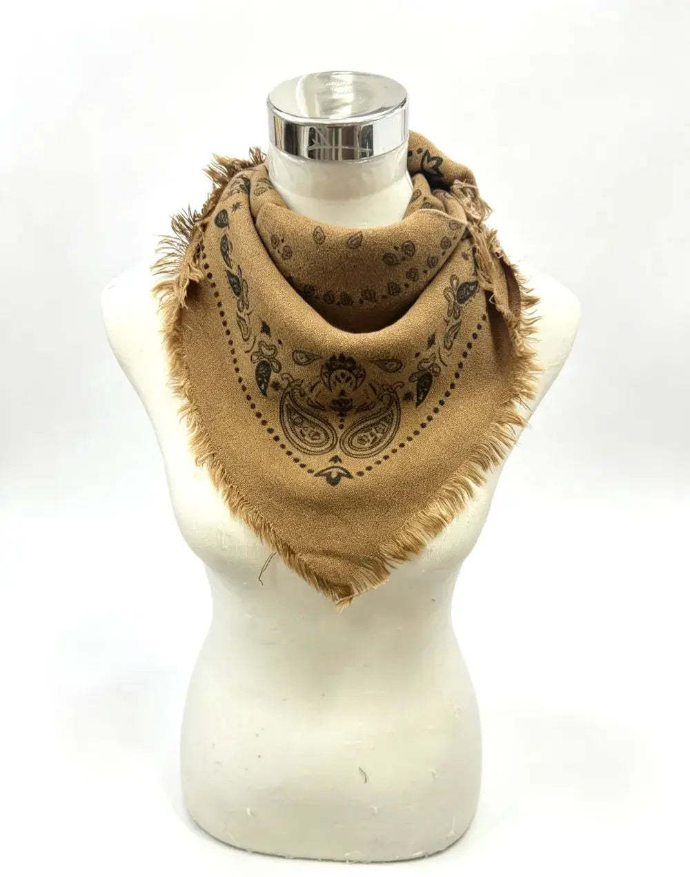 Kleines Quadrat-Halstuch mit Bandana-Motiv – 60×60 cm | Camel | LINETA Schal LINETA