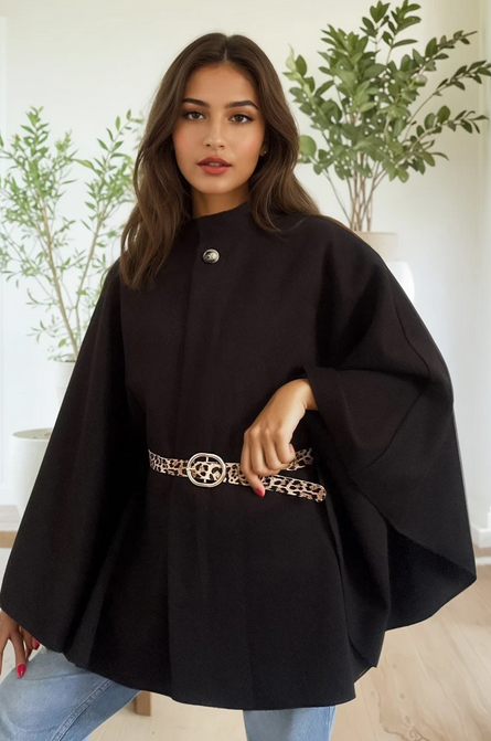 Cape-Jacke mit Knopf und Leoparden-Gürtel – Eleganz trifft modernen Chic