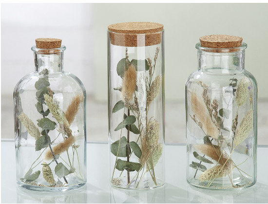 Konische Glasflasche mit Trockenblumen – Natürlich schön & zeitlos dekorativ