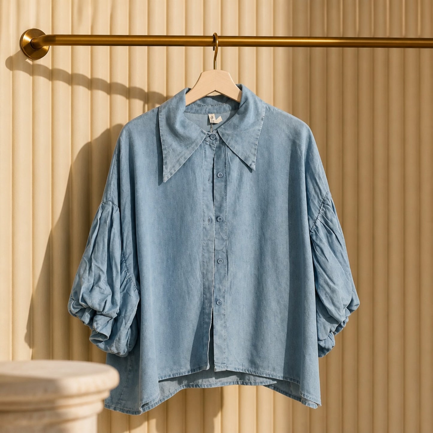 Damenbluse Hellblau – Puffärmel & feminines Design Bluse Das Zierwerk