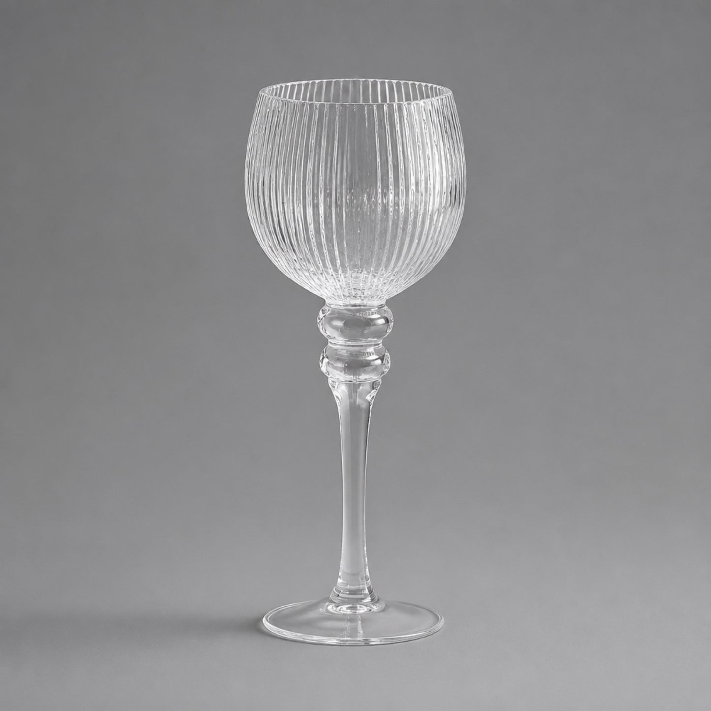 Kerzenhalter aus geriffeltem Glas – Klar, hoher Fuß, zeitloses Design Kerzenhalter Das Zierwerk