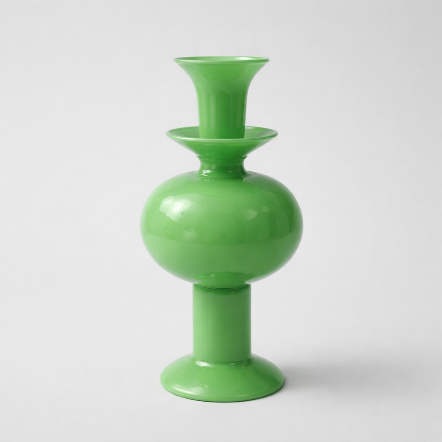 Grüner Kerzenhalter aus Glas – modernes Designobjekt für Stabkerzen Kerzenhalter Das Zierwerk