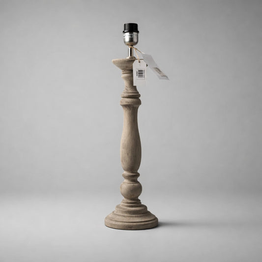 Eleganter Lampenfuß aus Holz – zeitlose Natürlichkeit für stilvolle Beleuchtung Lampe Das Zierwerk