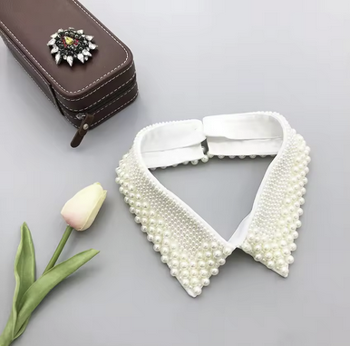 Eleganter Vintage-Perlenkragen – handgefertigt & stilvoll