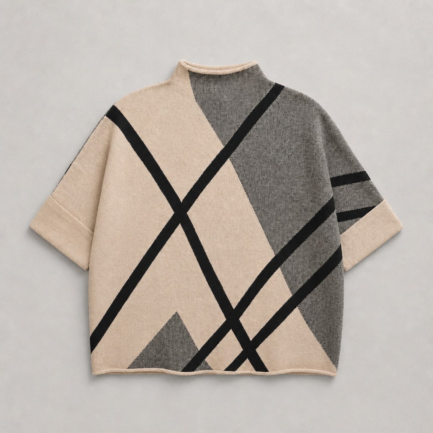 Kurzarm-Pullover in Beige, Grau & Schwarz mit grafischem Muster Pullover Das Zierwerk