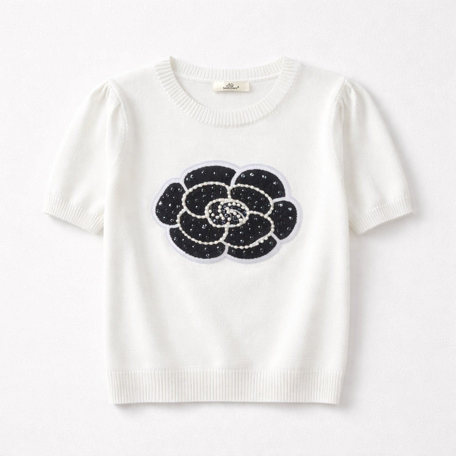 Feinstrick-Shirt mit Blüten-Applikation & Perlendetails Pullover Das Zierwerk