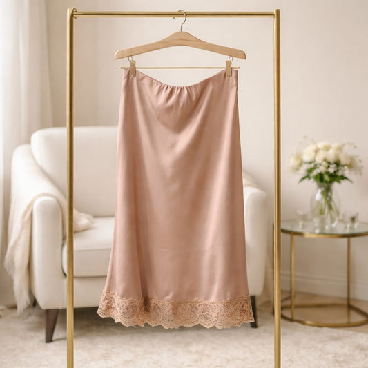 Romantischer Rock – eleganter Satin-Look mit zarter Spitze Rock V. Milano