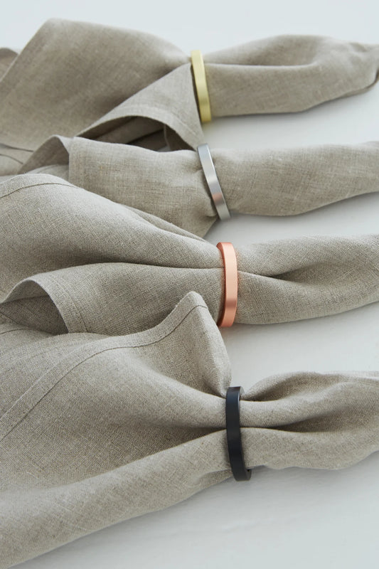 Serviettenringe aus Metall – schlicht & edel in Gold | Peter Dahlenburg