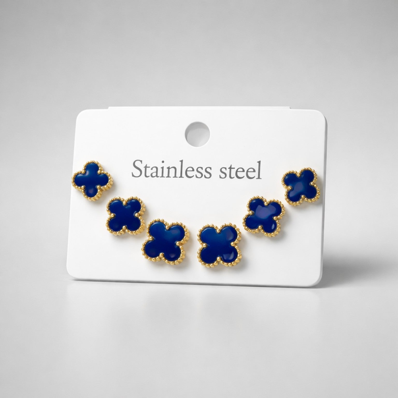 Ohrstecker „Midnight Blossom“ – elegante Tiefe in Blau Ohrringe Das Zierwerk