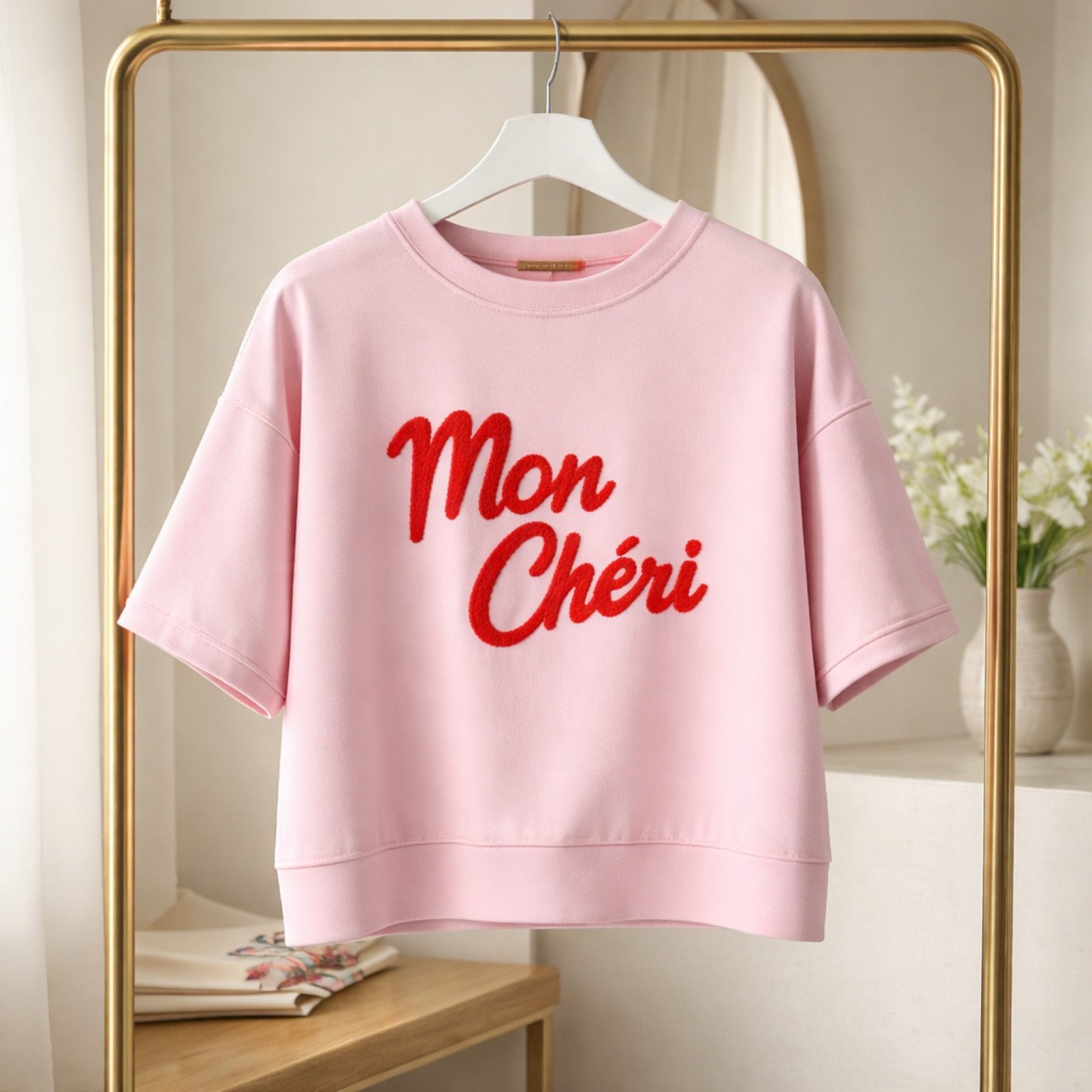 „Mon Chéri“ Statement-Shirt – ein Hauch Paris für deinen Alltag Shirt Das Zierwerk