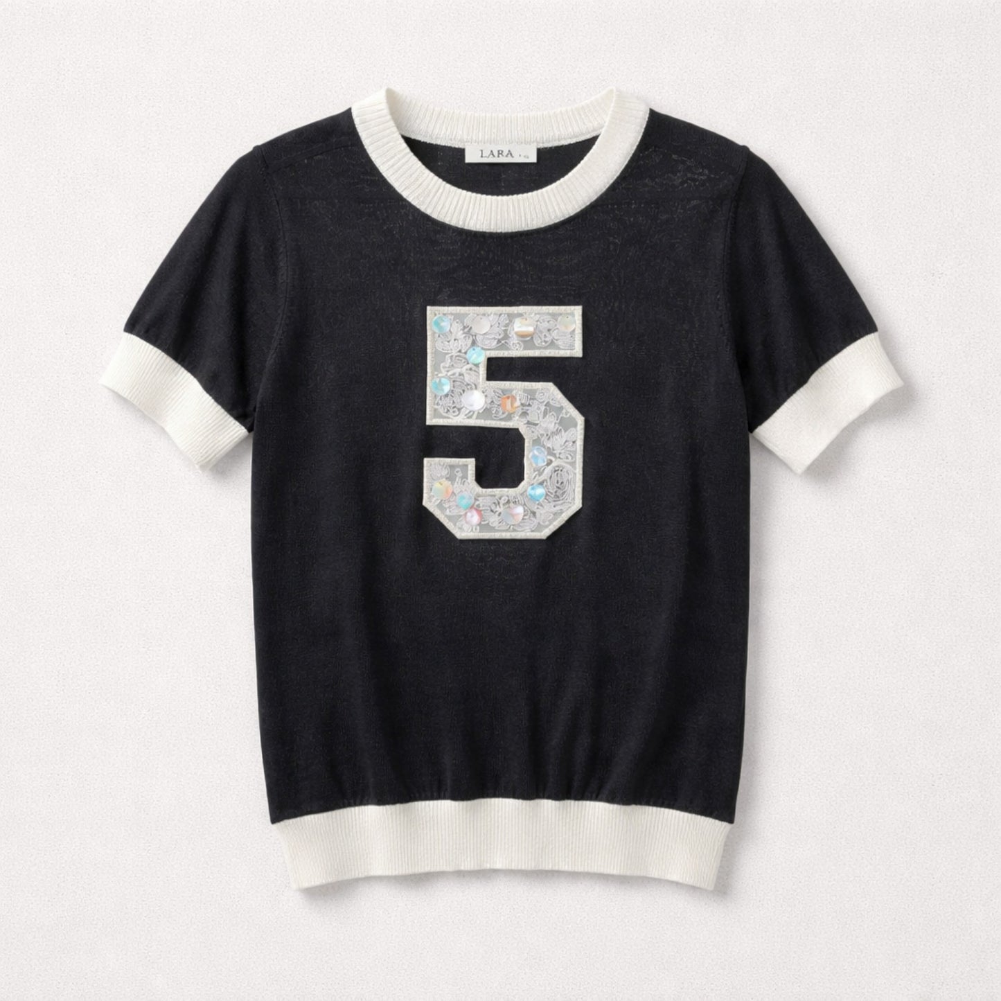 Feinstrick-Shirt mit Pailletten-Applikation „5“ Shirt Das Zierwerk