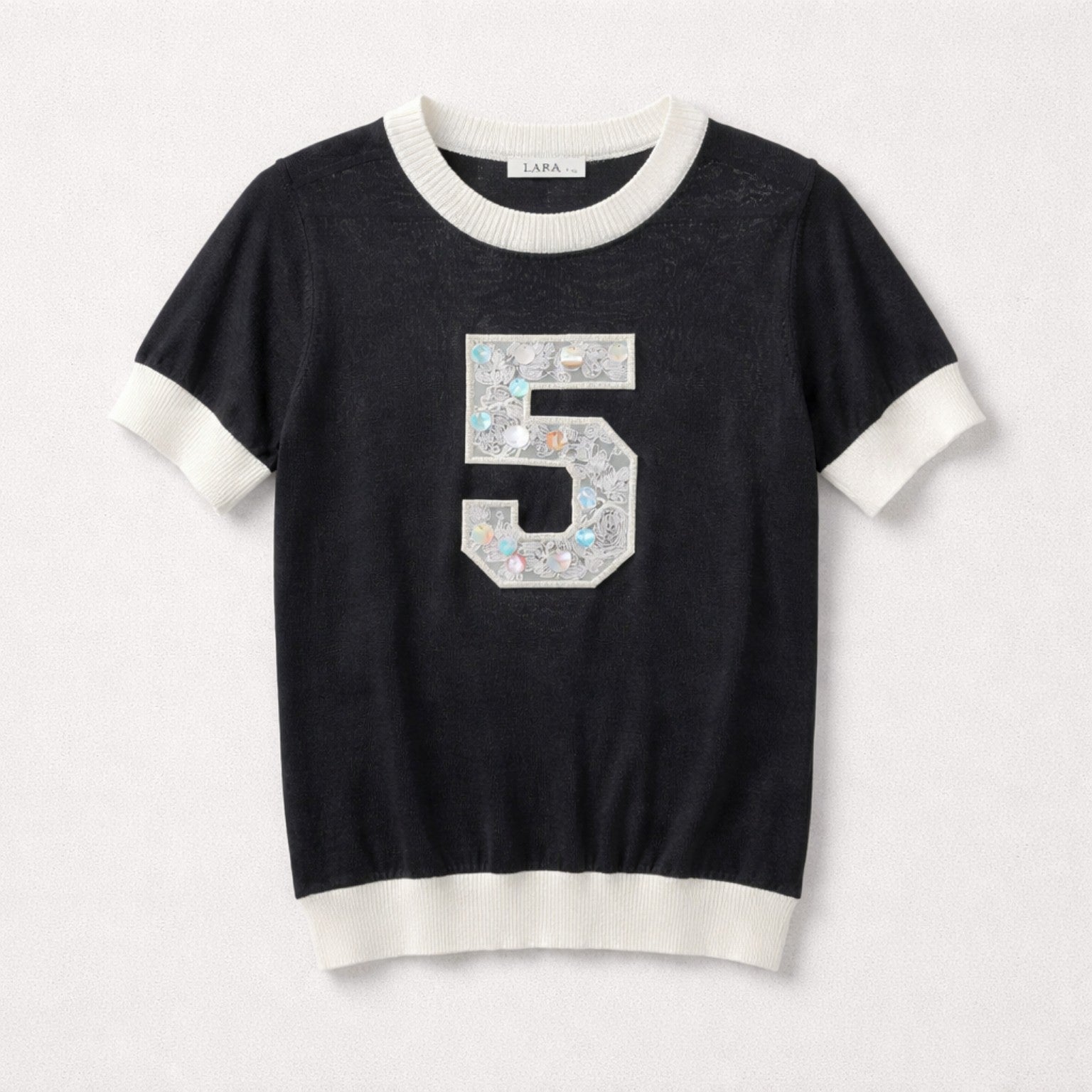 Feinstrick-Shirt mit Pailletten-Applikation „5“ Shirt Das Zierwerk