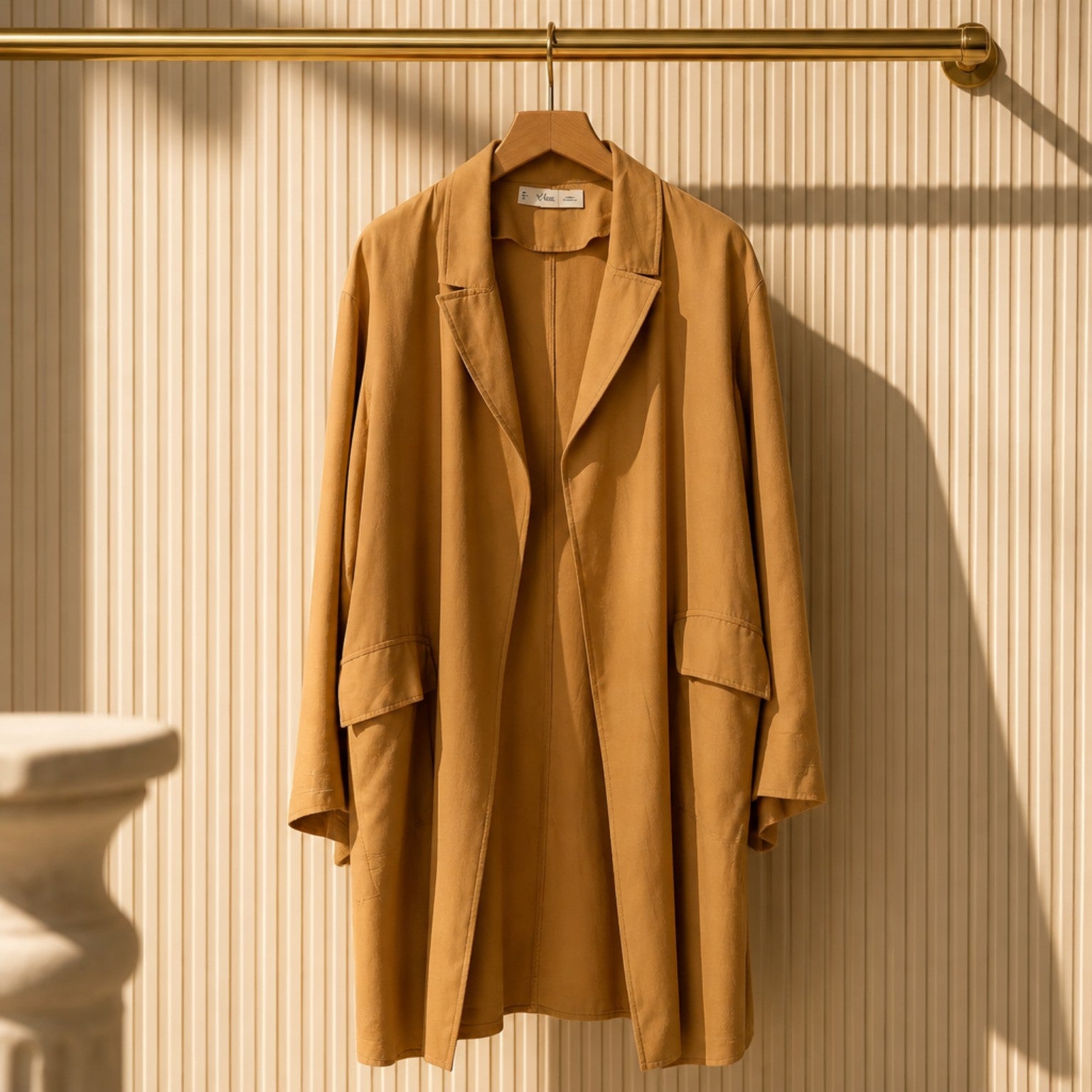 Langer Mantel in Camel – lässige Eleganz im französischen Stil Mantel Das Zierwerk