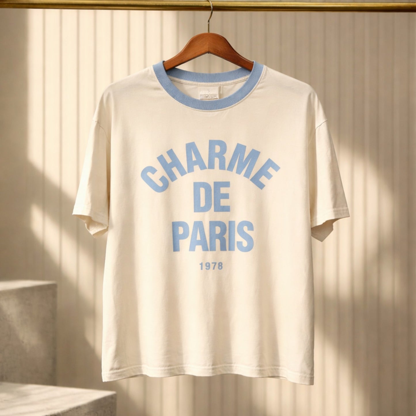 T-Shirt „Charme de Paris“ – französischer Chic in Creme & Blau Shirt V. Milano
