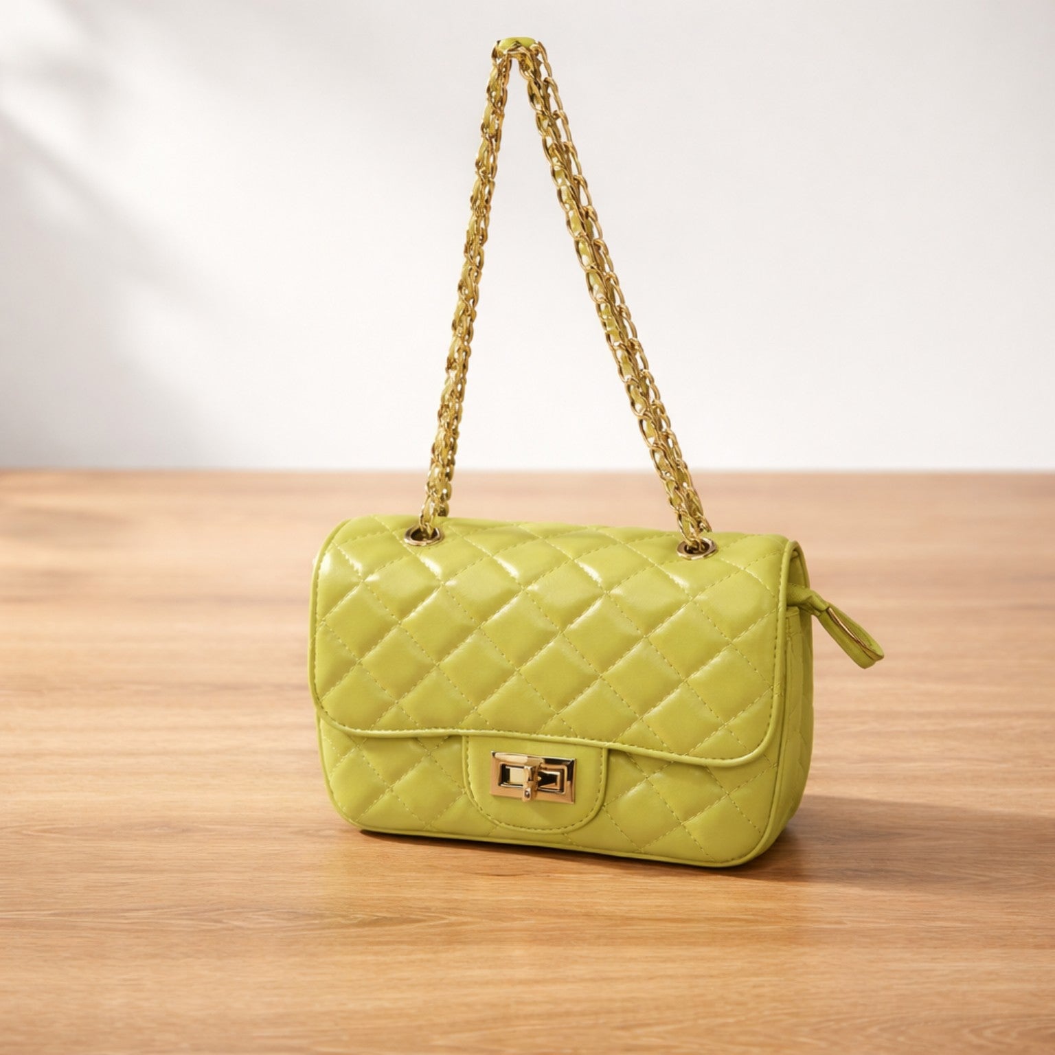 Stepp Tasche in Lime mit Goldkette Tasche Das Zierwerk