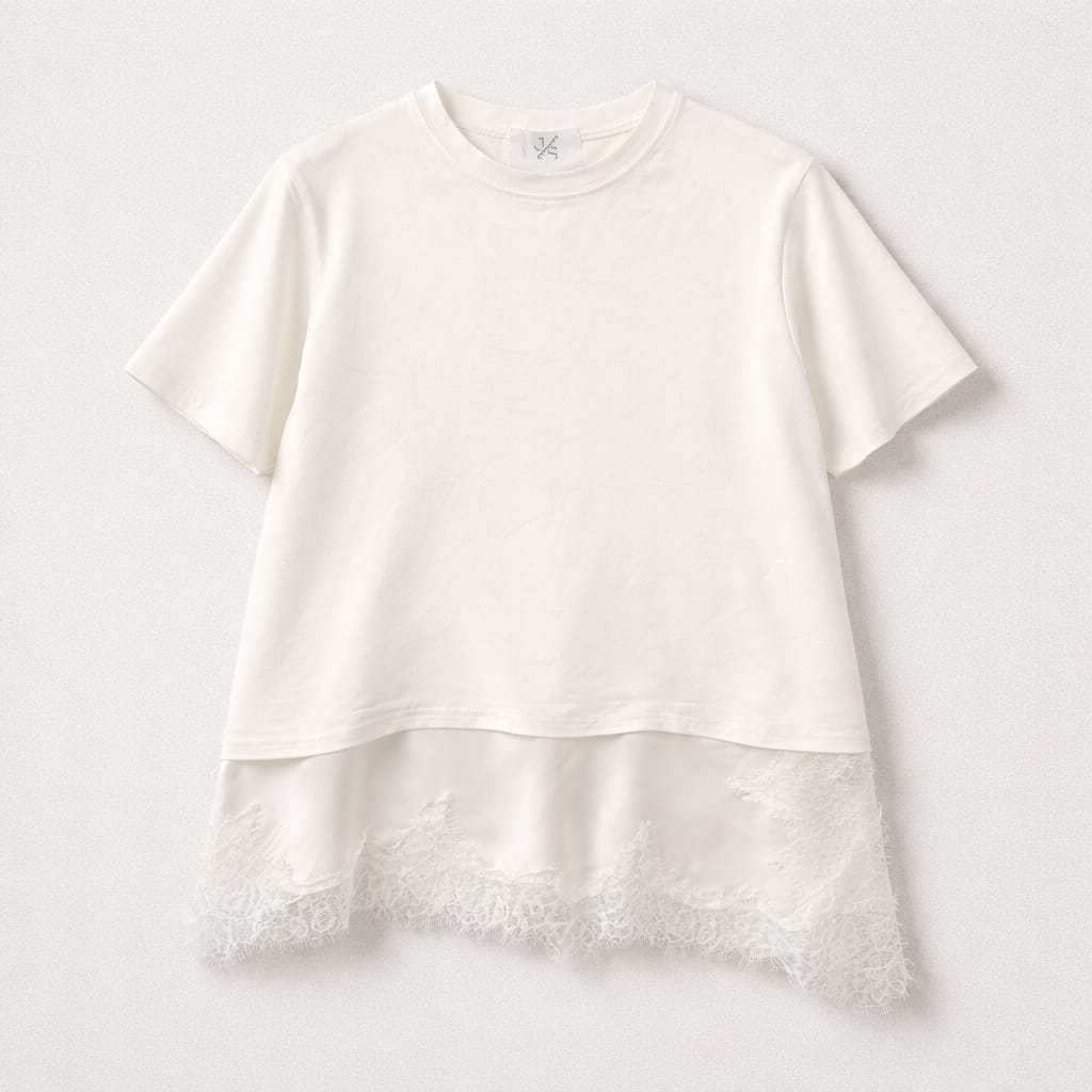 Shirt mit Spitzenabschluss – schlicht, aber besonders (M/L) Shirt Das Zierwerk